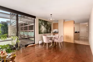 Photo #4: 6865780 Listing