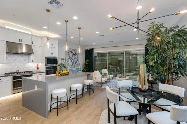 MLS: 6865961 Condo For Sale