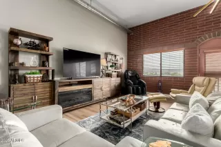 Photo #6: 6866042 Listing 