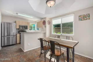 Photo #4: 6866147 Listing