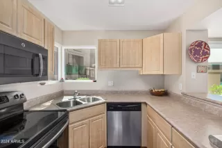 Photo #6: 6866147 Listing