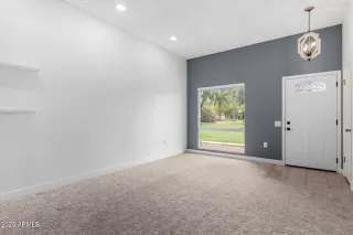 Photo #4: 6866203 Listing