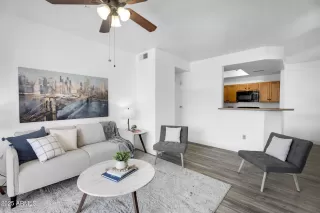 Photo #5: 6866488 Listing 