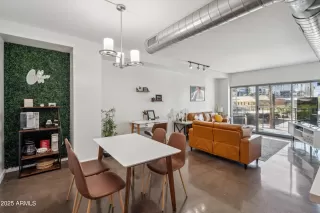 Photo #2: 6866711 Listing