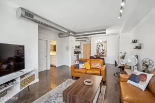 Photo #3: 6866711 Listing