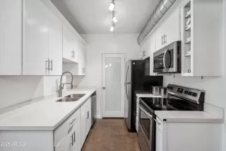 Photo #6: 6866711 Listing