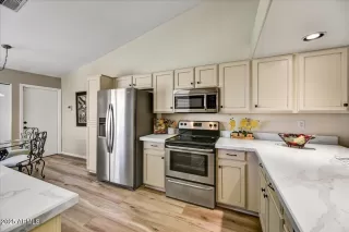 Photo #3: 6866780 Listing