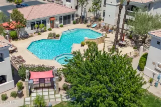 Photo #4: 6866824 Listing