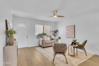 Photo #3: 6867205 Listing