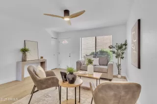 Photo #4: 6867205 Listing