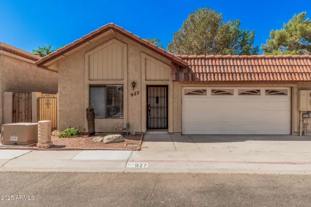 MLS: 6867210 Condo For Sale