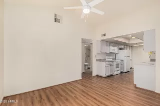 Photo #4: 6867210 Listing
