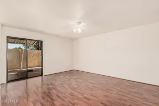 Photo #6: 6867210 Listing