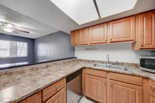 Photo #6: 6867288 Listing 