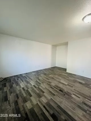 Photo #3: 6867395 Listing