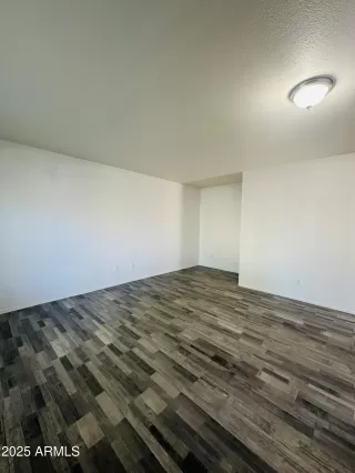 Photo #4: 6867395 Listing