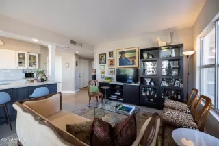 Photo #5: 6867411 Listing 