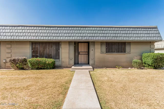 MLS: 6867452 Condo For Sale