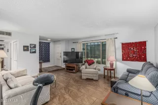 Photo #6: 6867452 Listing 