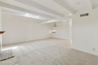 Photo #6: 6867471 Listing 