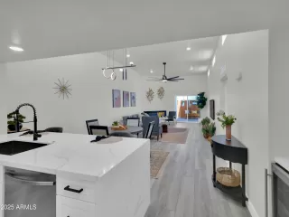 Photo #2: 6867502 Listing