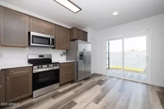 Photo #5: 6867531 Listing