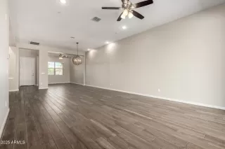 Photo #4: 6867565 Listing