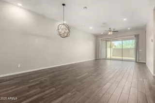 Photo #5: 6867565 Listing