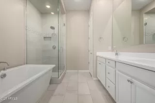 Photo #6: 6867565 Listing