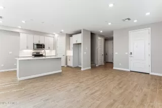 Photo #3: 6867624 Listing 