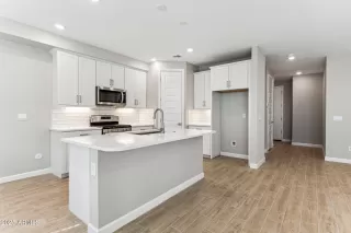 Photo #4: 6867624 Listing 