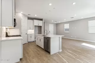 Photo #6: 6867624 Listing 