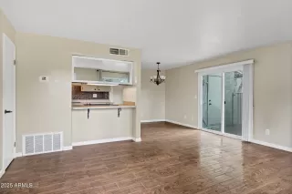 Photo #2: 6867631 Listing