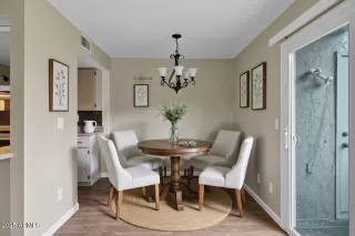 Photo #4: 6867631 Listing