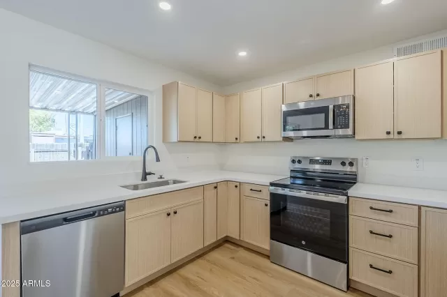 MLS: 6867727 Condo For Sale