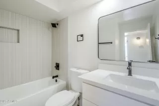 Photo #4: 6867727 Listing 