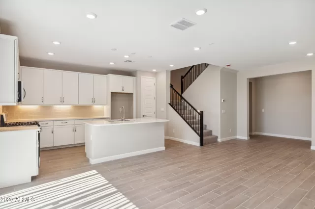 MLS: 6867746 Condo For Sale