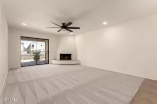 Photo #3: 6867861 Listing