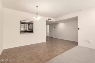 Photo #5: 6867861 Listing