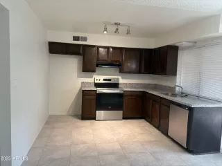 Photo #3: 6868057 Listing 