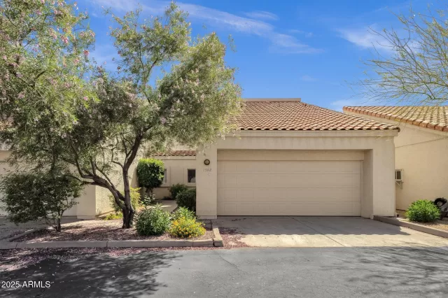 MLS: 6868168 Condo For Sale