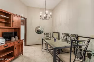 Photo #6: 6868269 Listing