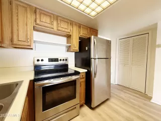 Photo #5: 6868285 Listing