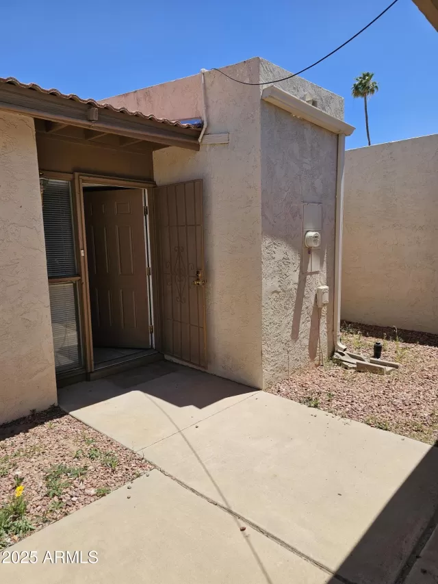 MLS: 6868313 Condo For Sale