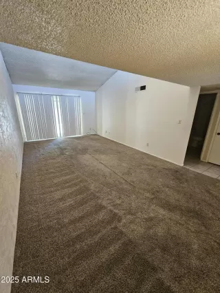 Photo #3: 6868313 Listing 