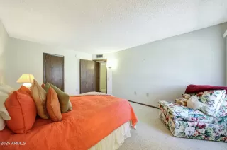 Photo #3: 6868350 Listing