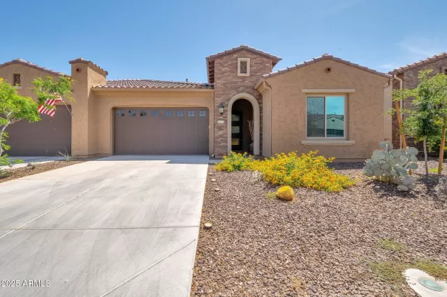 MLS: 6868413 Condo For Sale