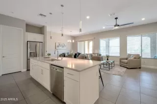 Photo #2: 6868413 Listing