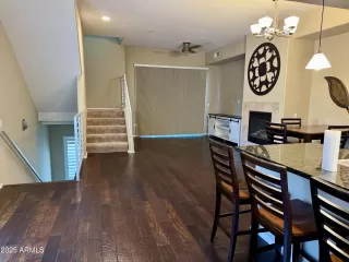 Photo #6: 6868414 Listing