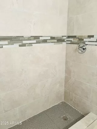 Photo #5: 6868543 Listing